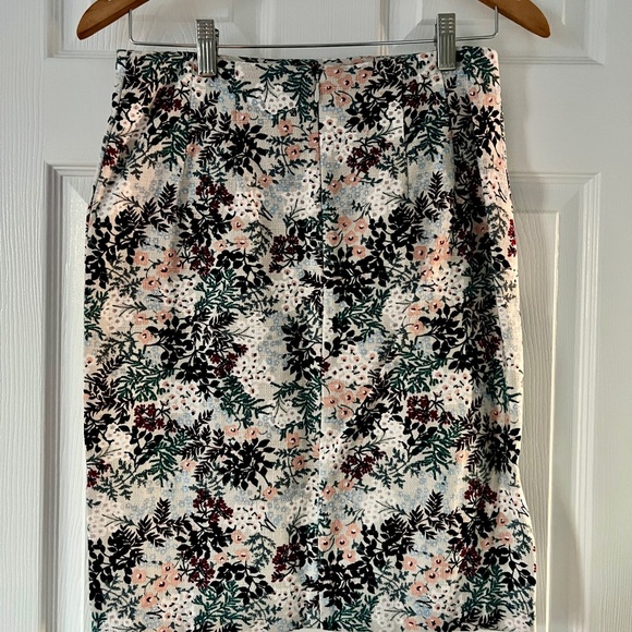 LOFT Floral Pencil Skirt - Picture 2 of 4